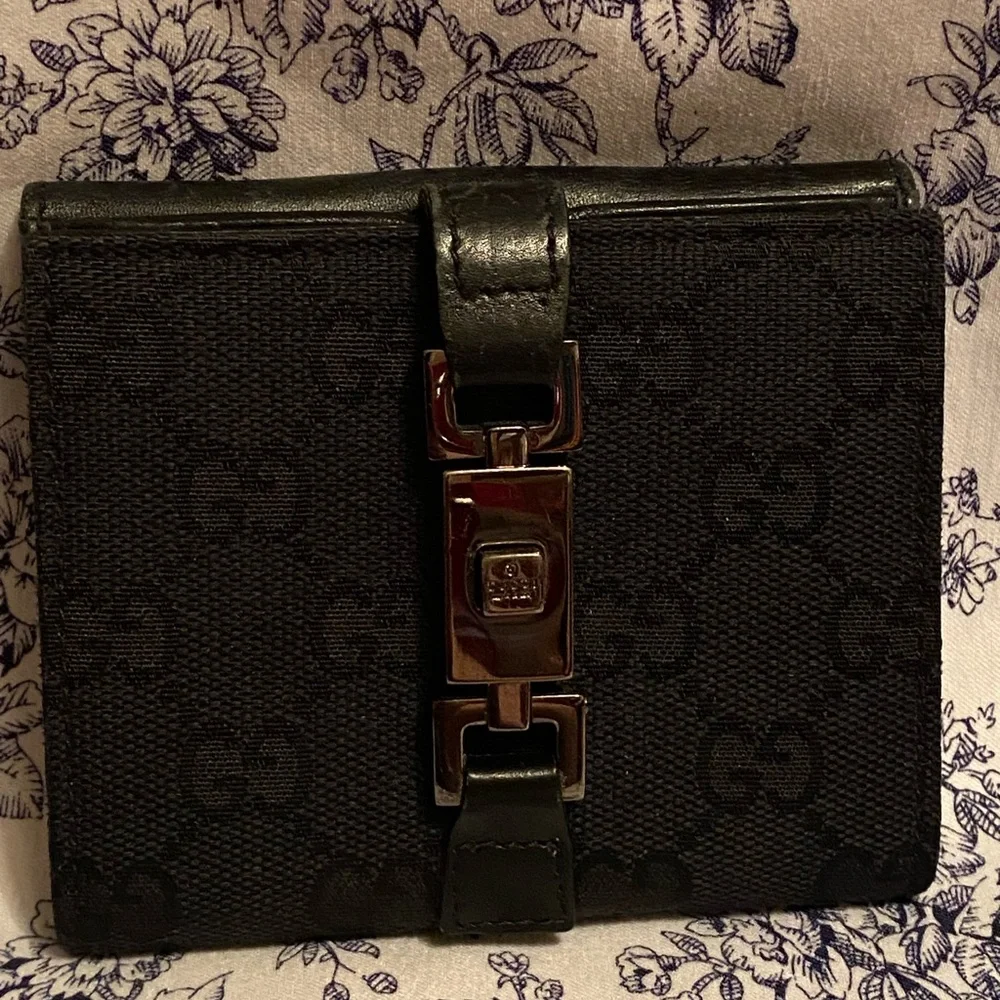 Gucci Jackie GG Black Canvas Compact Wallet w/Gunmetal Hardware - Picture 1 of 15